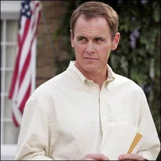 Saison 1 : Pourquoi ne tue t'il pas Paul Young ?