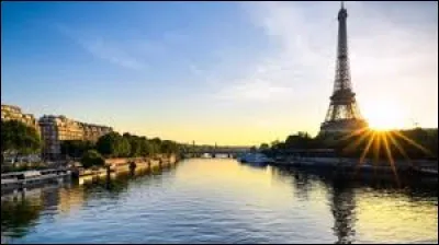 Dans les fleuves, les rivi&egrave;re, les lacs, et aussi sous la terre se trouve ....