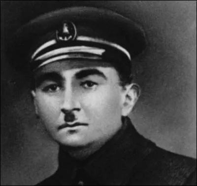 Qui commandait le détachement de la Marine royale albanaise lors de cette bataille ?