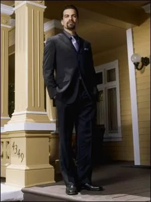 Saison 4 : Que doit annuler Carlos  cause de la tentative de suicide d'Edie ?