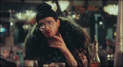 Son groupe contient :