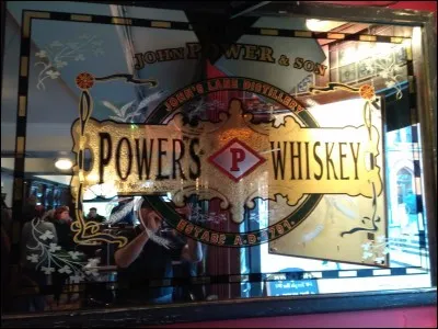 ''Dirty Old Town'' est une chanson écrite par Ewan MacColl, un Anglais d'origine écossaise. Trouverez-vous dans quelle région il est né si je vous dis qu'elle est la plus au nord ?