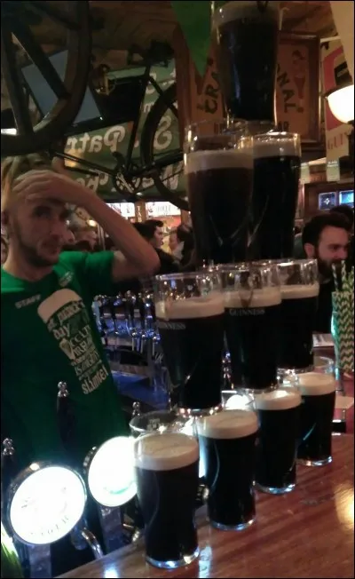 Je terminerai chacun des 3 quiz avec les Celtic Thunder. Ils chantent ici ''A Place in the Choir''.
Que signifie le mot ''choir'' ?