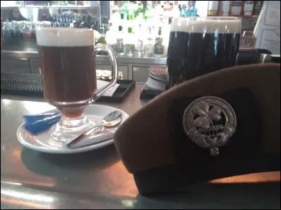 Les Dubliners chantent ''The Leaving of Liverpool''. Sur quelle c&ocirc;te anglaise se situe Liverpool ?