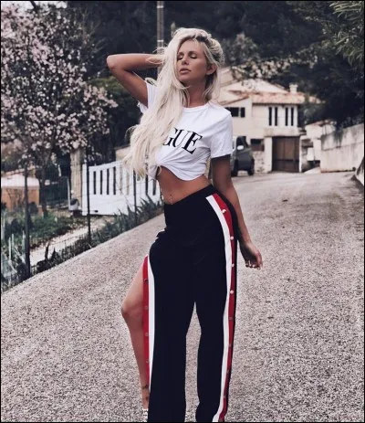 Pendant 3 ans, avec qui est-elle sortie ?