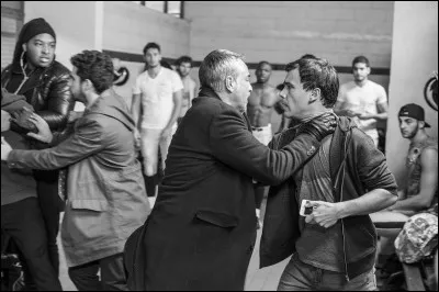 Quelle est la couleur des équipements sportifs de cette équipe ?