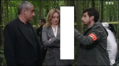 Qu'est-ce que Djibril brandit devant Alice et Fred ?