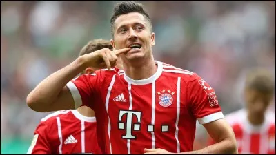 Robert Lewandowski est l'actuel détenteur du record du plus grand nombre de buts marqués en un temps réduit (9 minutes exactement) contre Wolfsburg le 22 septembre 2015. Combien de buts a-t-il marqués ce jour-là ?