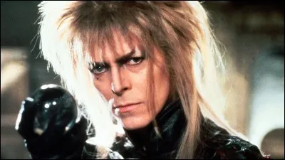 Dans quel film David Bowie fait-il connaître la musique de Ruichi Sakamoto ?