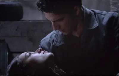 Dans quelle saison Allison Argent meurt-elle ?