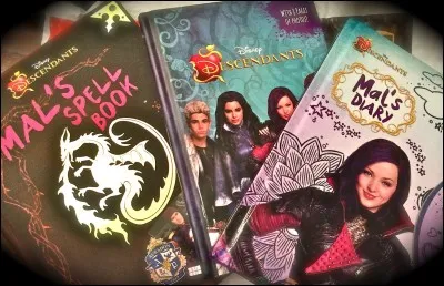 [Romans] 

Le roman « L'Île de l'Oubli », avant « Descendants », a été écrit par :