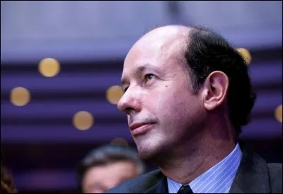 « Lui, c'est lui, et moi, c'est Louis ! » Ce "fils de..." n'a pas besoin de potion électorale puisqu'il est tombé dans le "Puy" étant petit. Quel est son patronyme ?