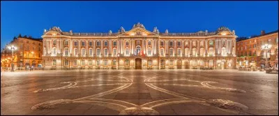 Quel est le surnom la ville de Toulouse ?