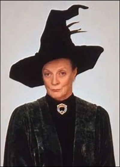 Minerva McGonagall est professeur de métamorphose à Poudlard.