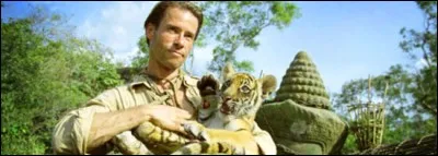 Nous sommes nés dans les ruines d'un temple, après avoir été capturés, je me suis retrouvé chez un prince, et lui dans un cirque, on nous a confontés l'un à l'autre, mais nous nous sommes reconnus et nous nous sommes enfuis !