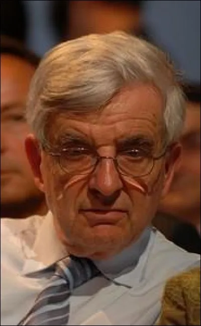 JP Chevènement aura connu une expérience rare, ce qui lui a valu, notamment, le sobriquet de ... (Complétez !)