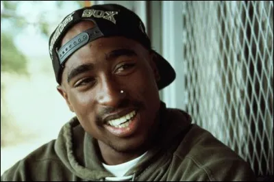 En quelle année le rappeur Tupac Shakur a-t-il été assassiné ?