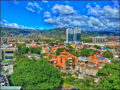 Tegucigalpa est une ville :