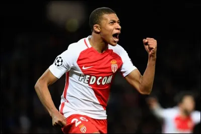 Contre quelle équipe Kylian Mbappe débute-t-il en Ligue des champions ?