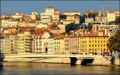 Connaissez-vous la Croix-Rousse à Lyon ?