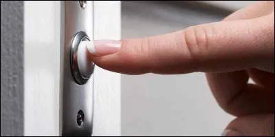 Le mot commence par Ali :