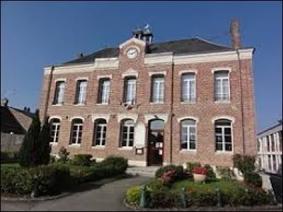 Nous sommes maintenant dans l'Aisne, à Homblières. Nous nous trouvons en région ...