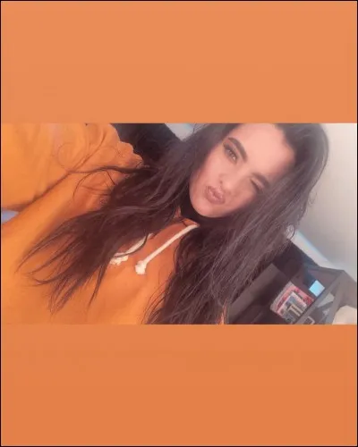 De qui Marie-José est-elle amoureuse ?