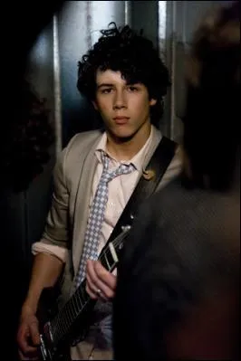 La date de naissance de Nick est... :