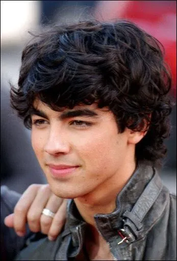 Quels sont les surnoms de Joe ?