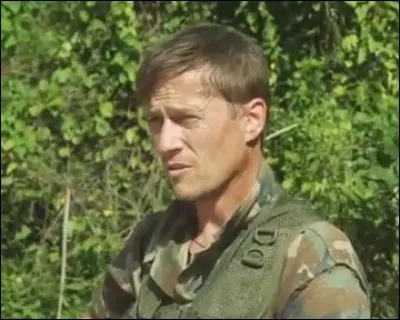 Dans "Fire Wasps - L'ultime fléau", John Hammond alias Corin Nemec est pourchassé par des...