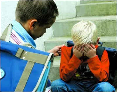 Un ami de ta classe te confie que tous les jours, un autre &eacute;l&egrave;ve lui vole son go&ucirc;ter et lui demande r&eacute;guli&egrave;rement de l'argent. Que lui r&eacute;ponds-tu ?