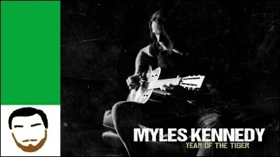 Quel c&eacute;l&egrave;bre guitariste au gibus, a demand&eacute; &agrave; Myles de l'accompagner en tourn&eacute;e tellement il &eacute;tait impressionn&eacute; par sa voix ?