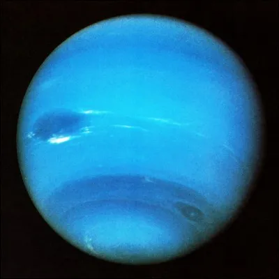 Combien de satellites a Neptune ?