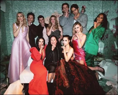 Comment s'appelle l'actrice interprétant Taylor Hotchkiss ?