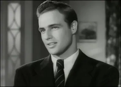 Marlon Brando a acheté un bien atypique, c'est...
