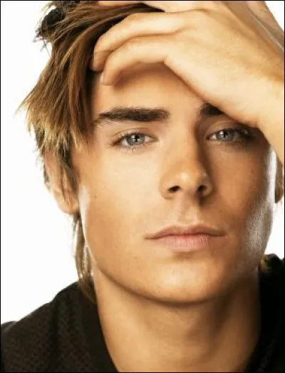 Dans combien de films "High School Musical", Zac Efron a-t-il joué ?