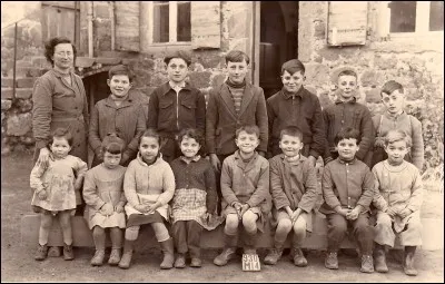 Quand les écoles publique sont-elles devenues obligatoirement mixtes ?