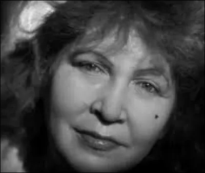 Février 1951 : Marguerite Boulc'h avait choisi le pseudo Fréhel. Près de quelle ville se trouve le village et le cap portant ce nom ?