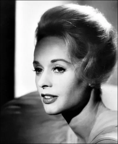 Par quoi Tippi Hedren est-elle attaquée dans ce grand classique ?