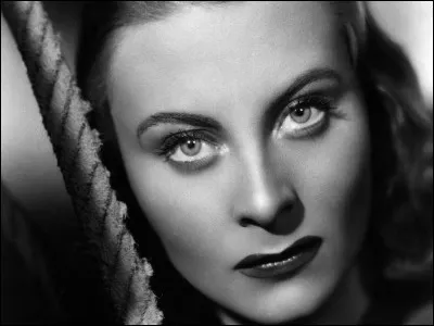 Jean Gabin dans "Quai des Brumes" a fait rougir Michelle Morgan qui a été surprise (tiré de sa biographie), pourquoi ?