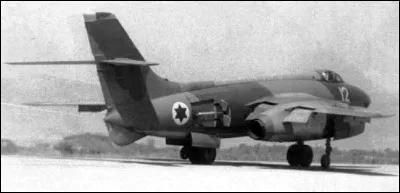 Ce chasseur bombardier français, bi réacteur, pouvant atteindre le mur du son, a été mis en service en 1958. Une trentaine d'appareils, acquis par Israël, ont été engagés lors de la guerre des Six Jours, principalement dans des opérations de bombardement des bases aériennes égyptiennes. Quel est cet appareil ?