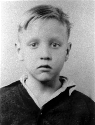 Qui est ce garçon qui deviendra un très grand chanteur américain ?