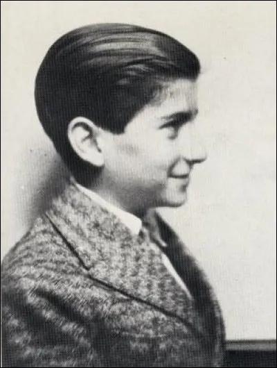 Qui est ce jeune homme qui deviendra très grand comique français ?