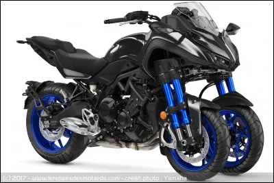 Quelle est la marque de cette moto ?