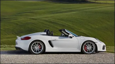 Quelle est la marque de cette voiture ?