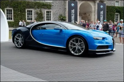 Quelle est la marque de cette voiture ?