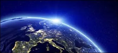 Combien de jours met la Terre pour faire le tour complet du Soleil ?