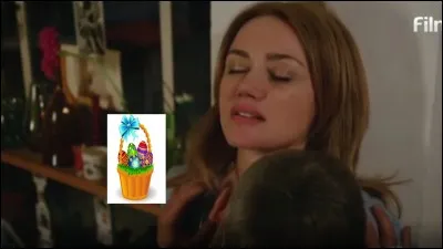 Quel est l'objet posé sur l'étagère ?