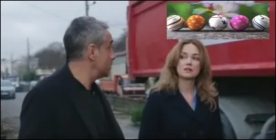 Quel est le nom de l'entreprise de transports dans lequel Alice et Fred enquêtent ?