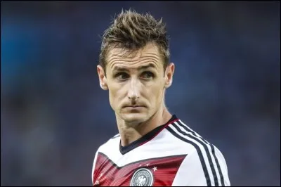 Quel était le club de Miroslav Klose durant la saison 2016/2017 ?